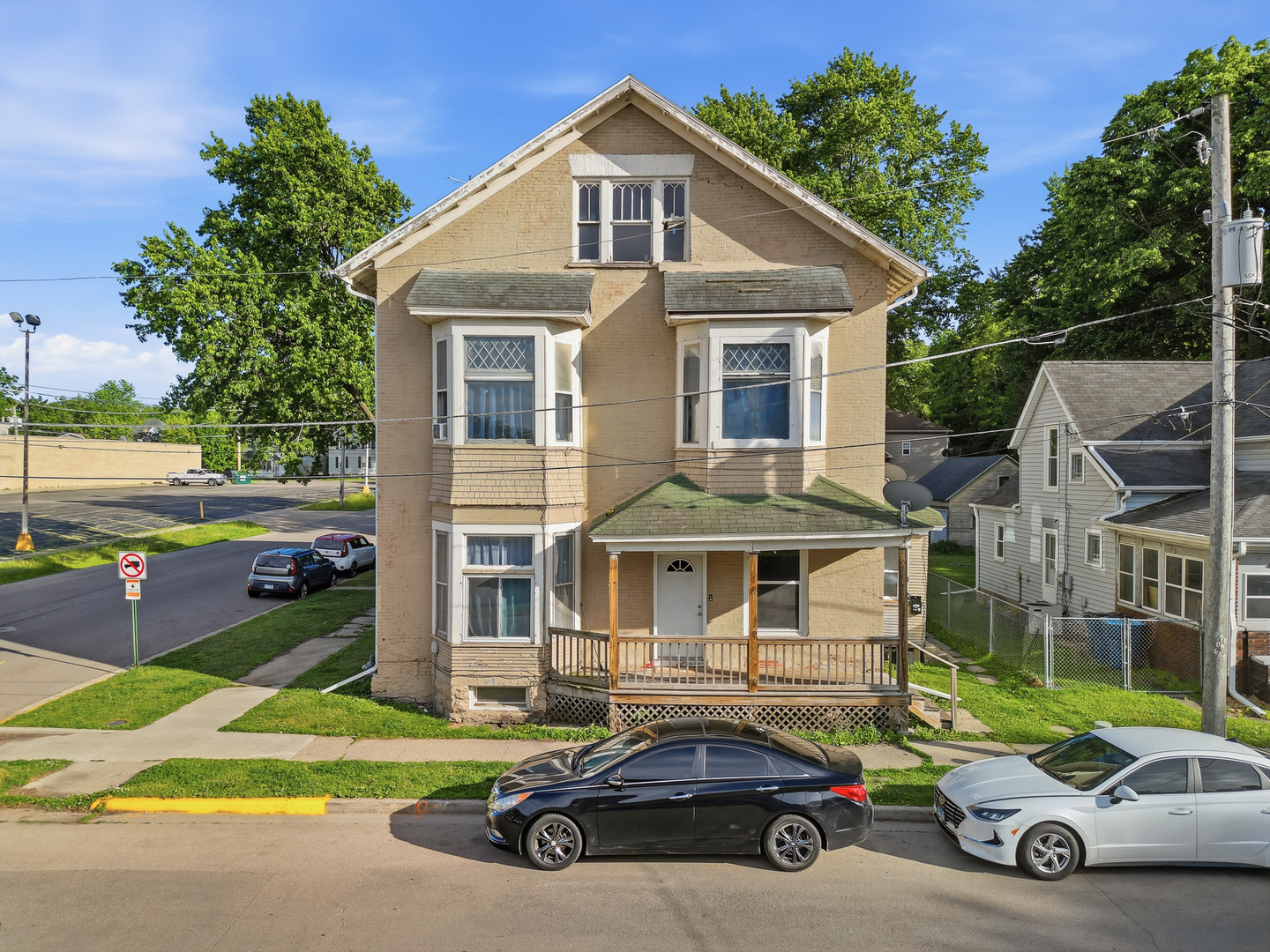 Homes for sale in Dixon, IL | 305 Monroe Ave, Dixon, IL 61021 | MLS# 12661933