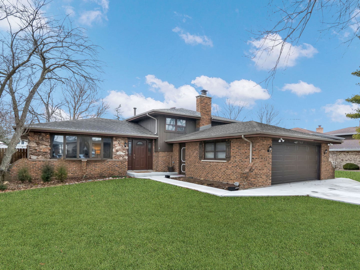 Homes for sale in Palos Hills, IL | 10732 S Meadow Ln, Palos Hills, IL 60465 | MLS# 12661971