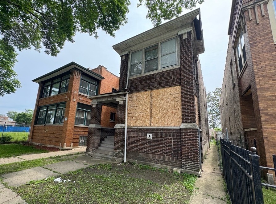 Homes for sale in Chicago, IL | 4821 W Washington Blvd, Chicago, IL 60644 | MLS# 12661985