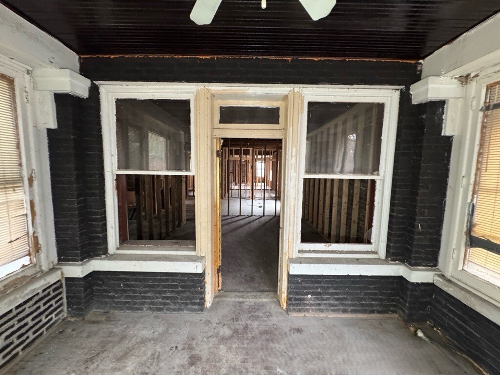 Homes for sale in Chicago, IL | 4821 W Washington Blvd, Chicago, IL 60644 | MLS# 12661985