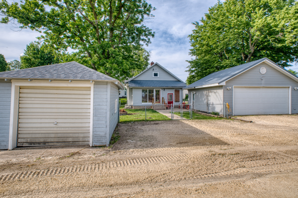 Homes for sale in Fulton, IL | 922 9th Ave, Fulton, IL 61252 | MLS# 12662064