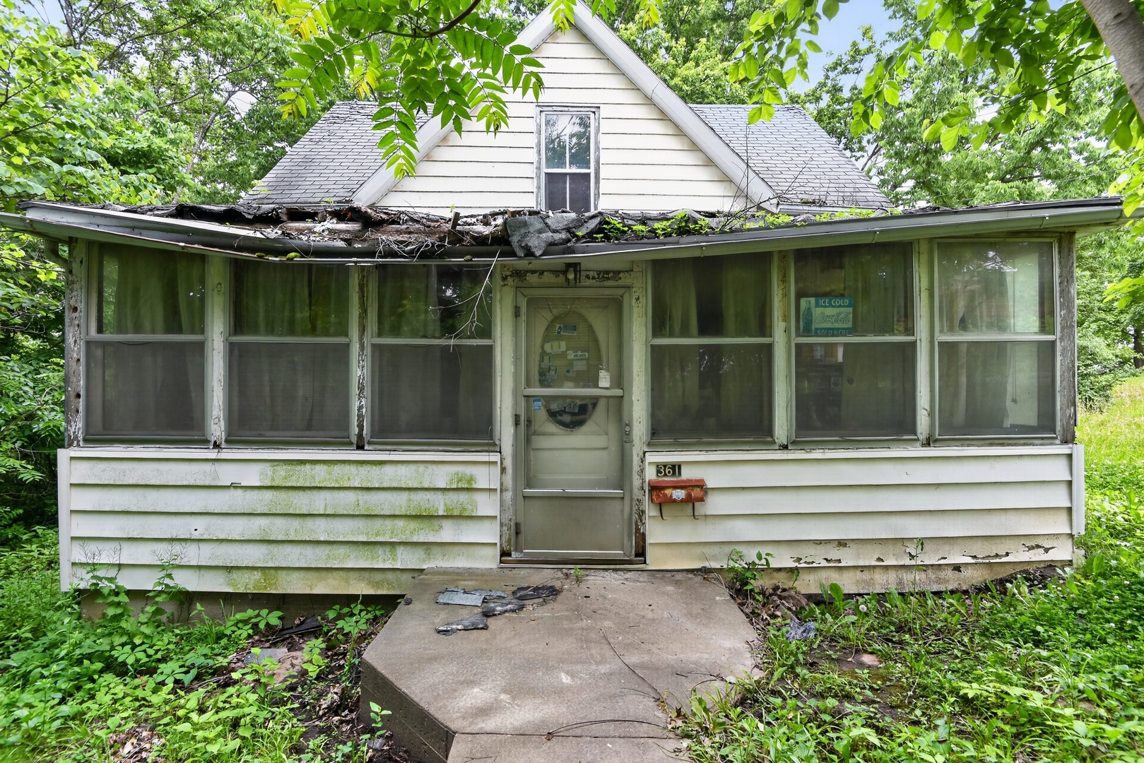 Homes for sale in Hamilton, IL | 361 S 3rd St, Hamilton, IL 62341 | MLS# 12662085