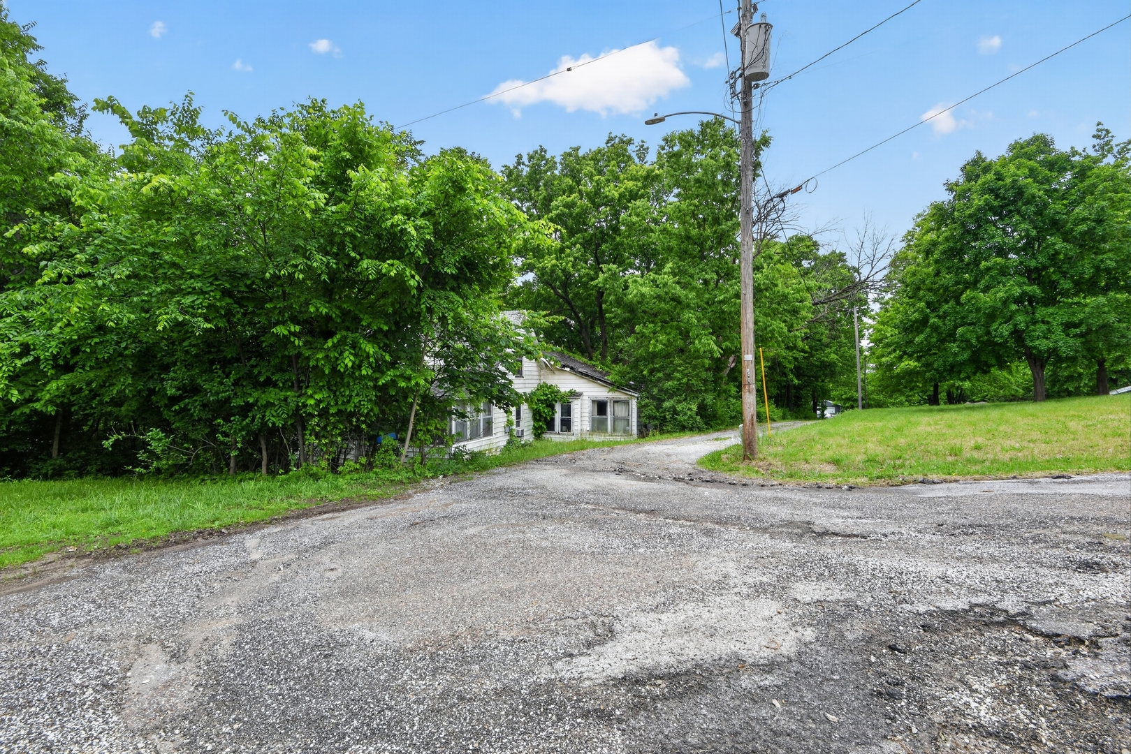 Homes for sale in Hamilton, IL | 361 S 3Rd St, Hamilton, IL 62341 | MLS# 12662085