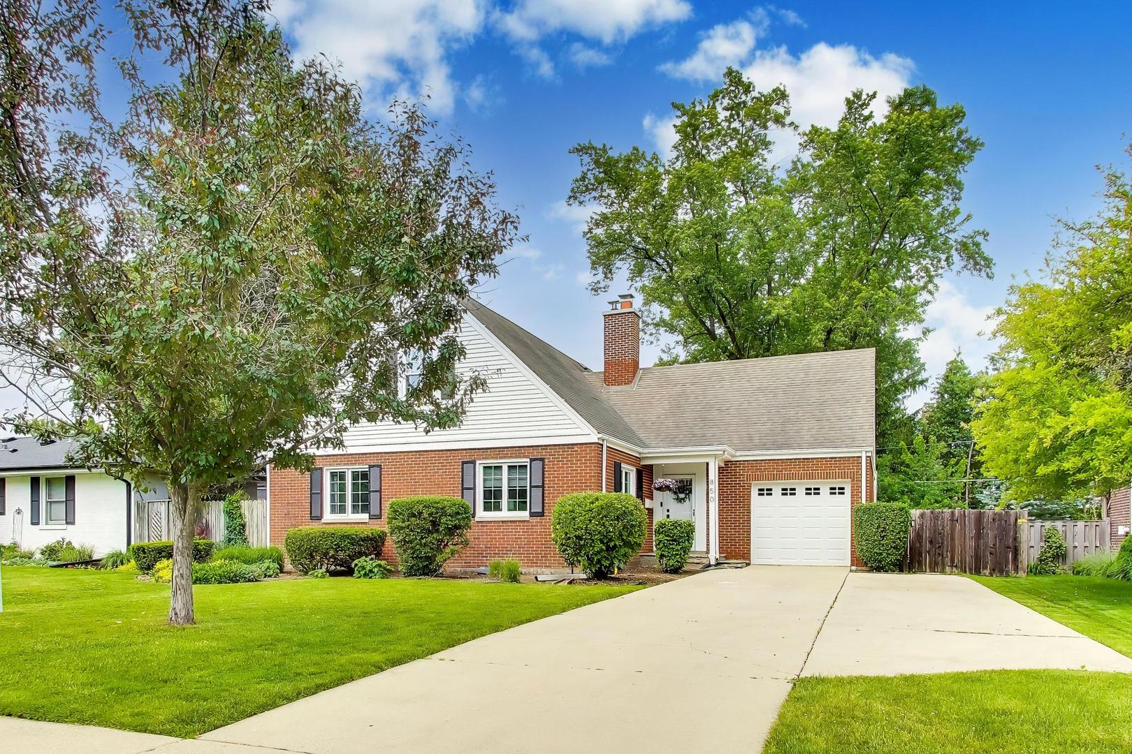 Homes for sale in Deerfield, IL | 850 Kenton Rd, Deerfield, IL 60015 | MLS# 12662162