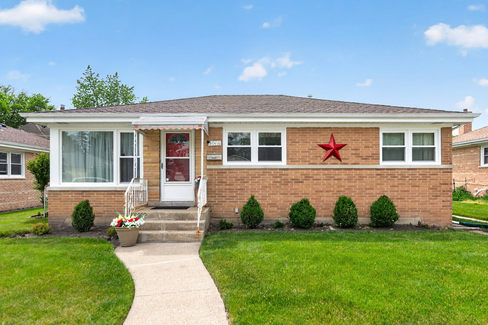 Homes for sale in Chicago, IL | 5012 N Busse Ave, Chicago, IL 60656 | MLS# 12662167
