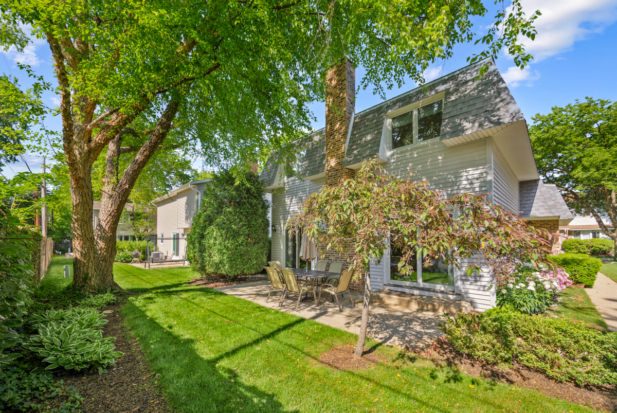 Homes for sale in Wilmette, IL | 223 Pin Oak Dr #223, Wilmette, IL 60091 | MLS# 12662234