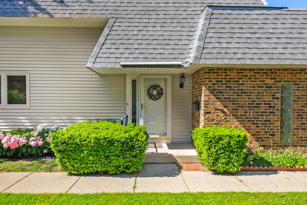 Homes for sale in Wilmette, IL | 223 Pin Oak Dr #223, Wilmette, IL 60091 | MLS# 12662234