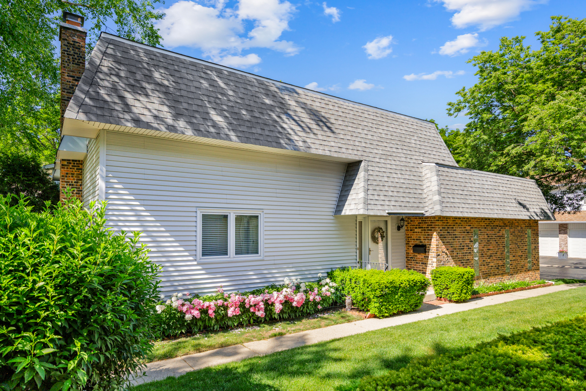 Homes for sale in Wilmette, IL | 223 Pin Oak Dr #223, Wilmette, IL 60091 | MLS# 12662234