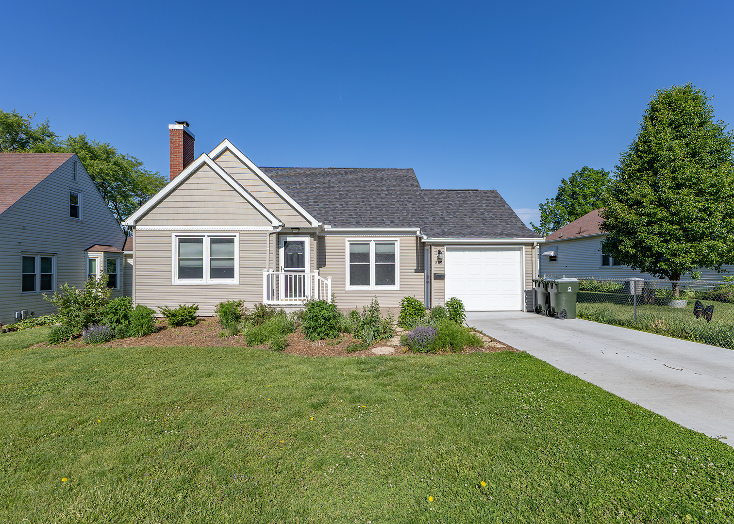 Homes for sale in Geneseo, IL | 509 S Henry St, Geneseo, IL 61254 | MLS# 12662321