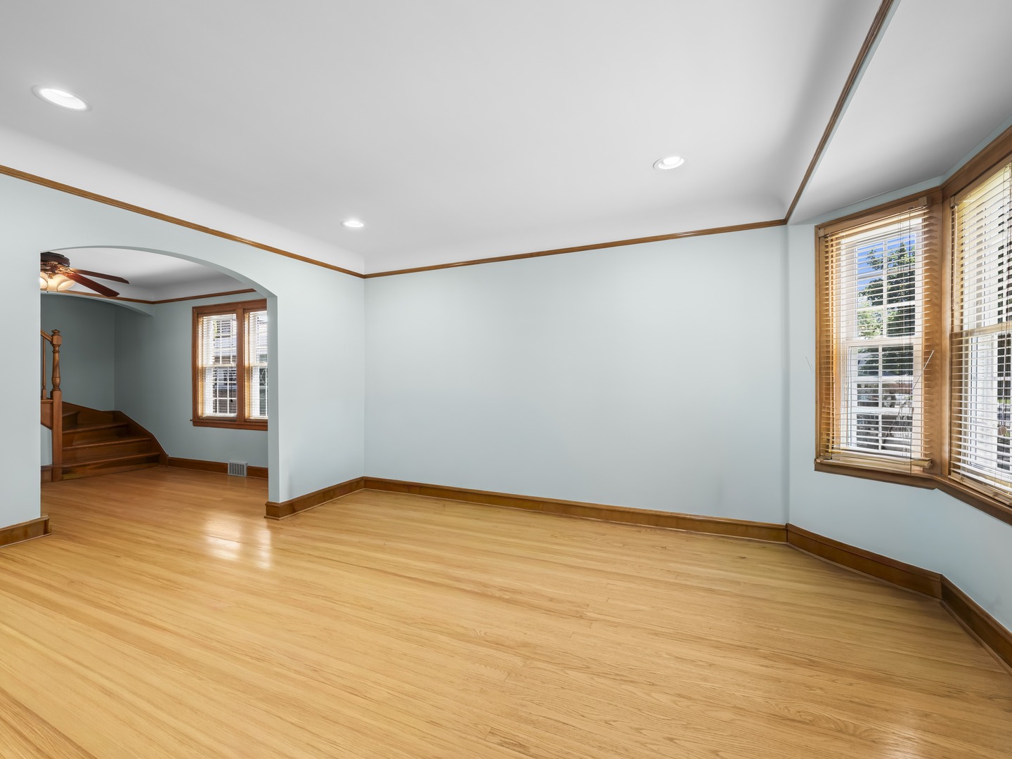 Homes for sale in Chicago, IL | 6950 W Barry Ave, Chicago, IL 60634 | MLS# 12662387