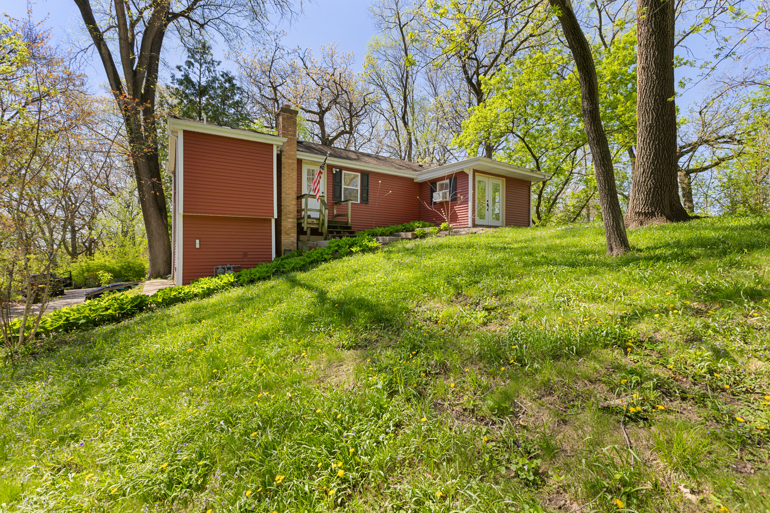 Homes for sale in Mc Henry, IL | 1010 Osage Dr, Mc Henry, IL 60051 | MLS# 12662498