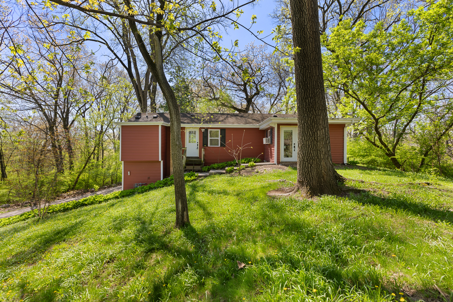 Homes for sale in Mc Henry, IL | 1010 Osage Dr, Mc Henry, IL 60051 | MLS# 12662498