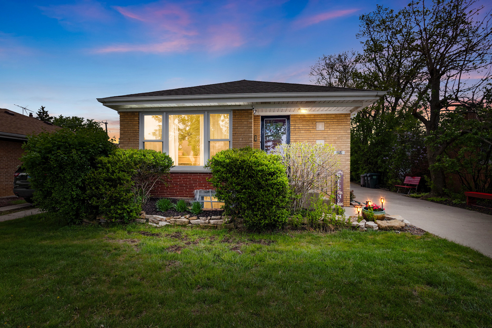 Homes for sale in Brookfield, IL | 2711 Maple Ave, Brookfield, IL 60513 | MLS# 12662548