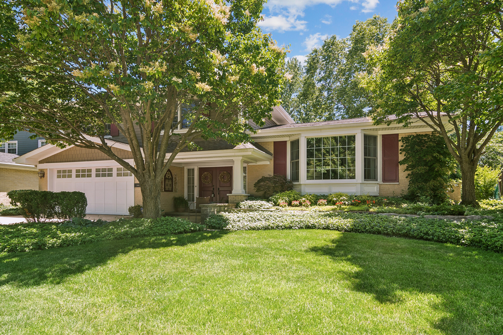 Homes for sale in Arlington Heights, IL | 1019 E Waverly Dr, Arlington Heights, IL 60004 | MLS# 12662557