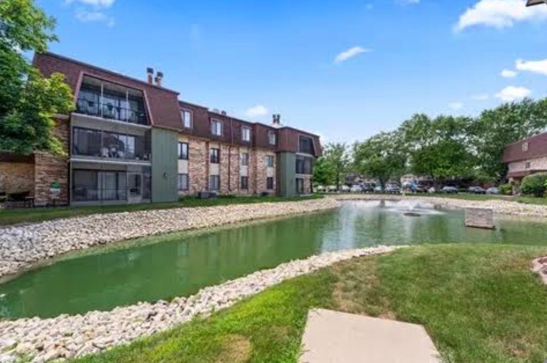 Homes for sale in Palos Hills, IL | 9186 South Rd #D, Palos Hills, IL 60465 | MLS# 12662652