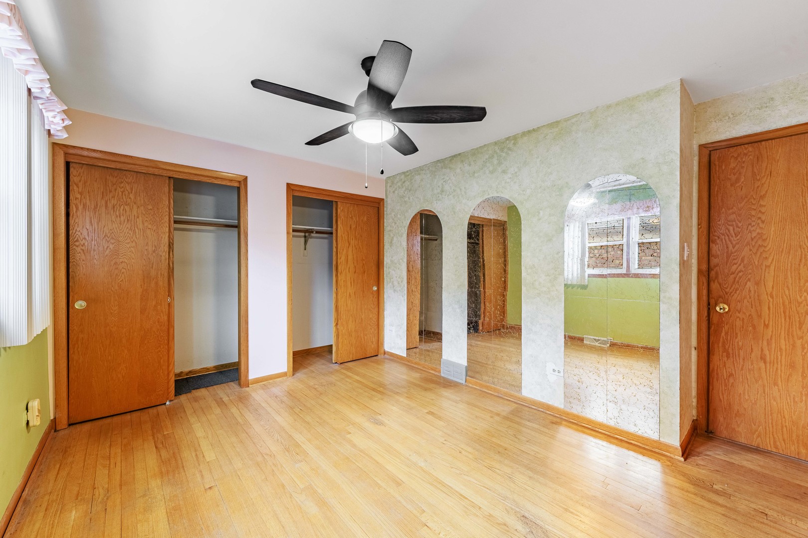 Homes for sale in Chicago, IL | 5530 S Merrimac Ave, Chicago, IL 60638 | MLS# 12662690