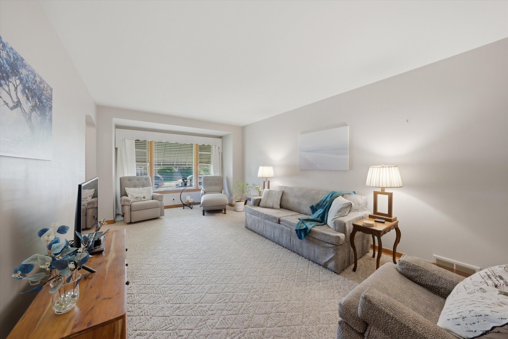 Homes for sale in Chicago, IL | 5142 S Lockwood Ave, Chicago, IL 60638 | MLS# 12662698