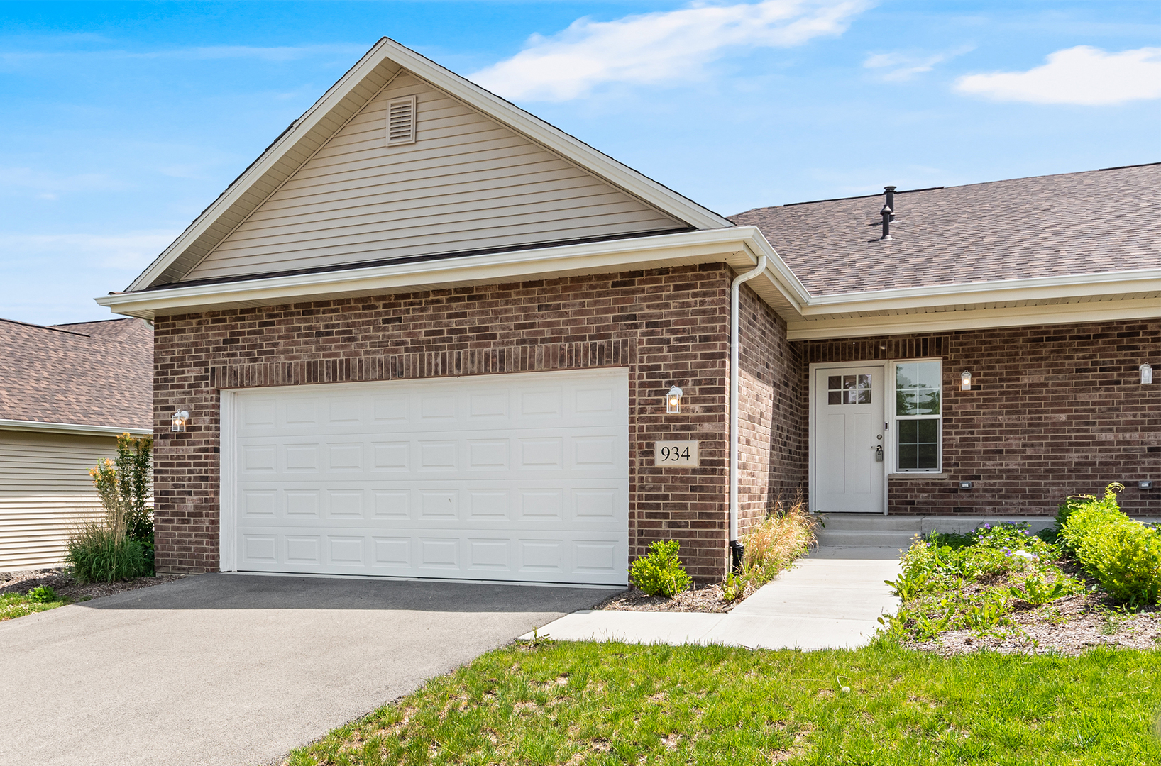 Homes for sale in Elwood, IL | 934 Arrowhead Dr, Elwood, IL 60421 | MLS# 12662750