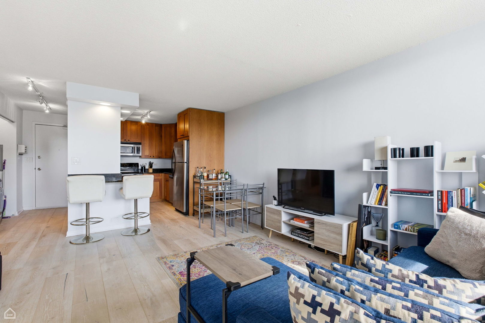 Homes for sale in Chicago, IL | 450 W Briar Pl #10H, Chicago, IL 60657 | MLS# 12662799