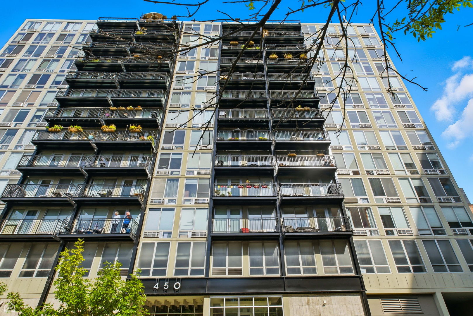 Homes for sale in Chicago, IL | 450 W Briar Pl #10H, Chicago, IL 60657 | MLS# 12662799