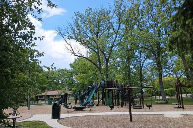 Homes for sale in Glencoe, IL | 140 Green Bay Rd #2W, Glencoe, IL 60022 | MLS# 12662804