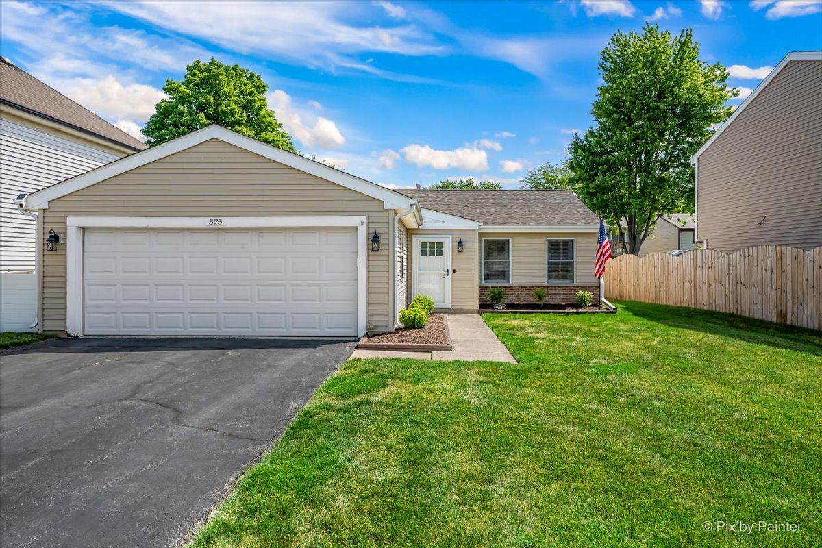 Homes for sale in Roselle, IL | 575 Rodenburg Rd, Roselle, IL 60172 | MLS# 12662870
