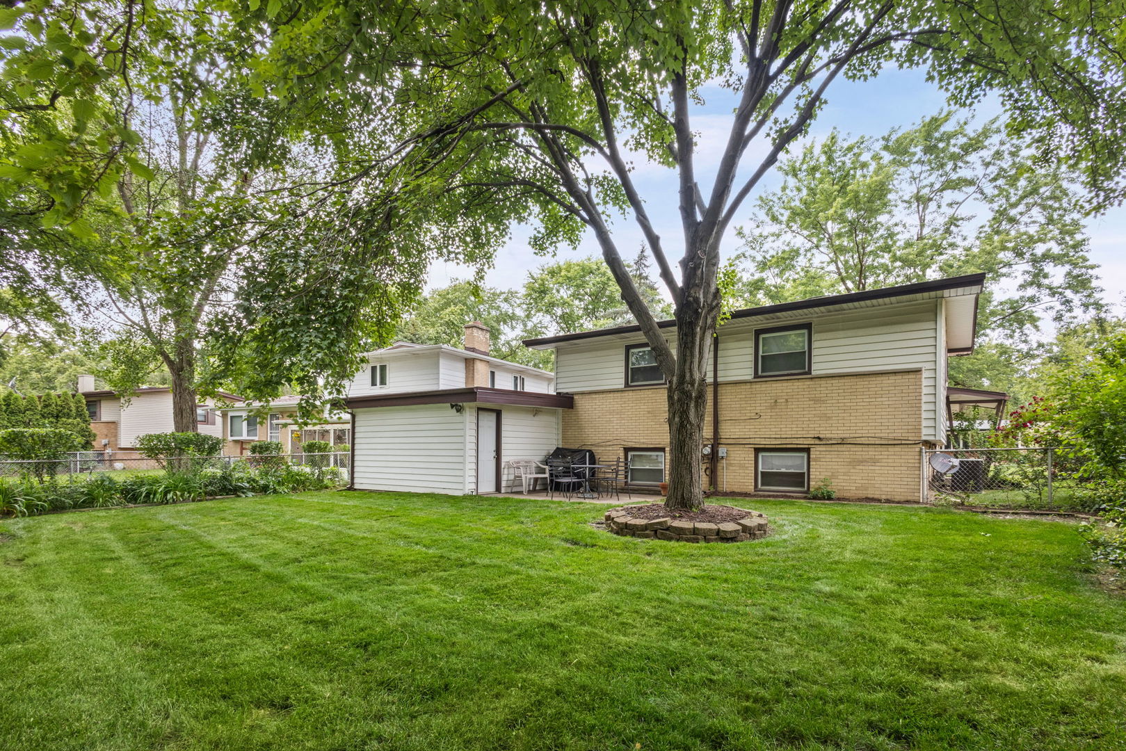Homes for sale in Glenwood, IL | 834 N Rainbow Dr, Glenwood, IL 60425 | MLS# 12662917