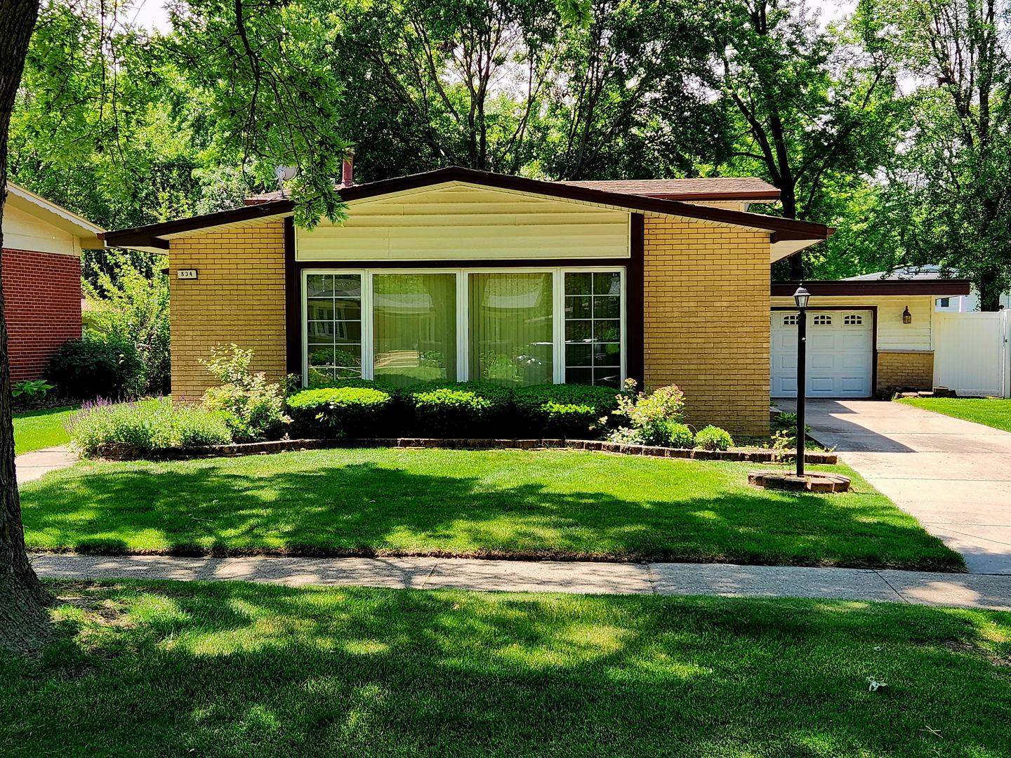 Homes for sale in Glenwood, IL | 834 N Rainbow Dr, Glenwood, IL 60425 | MLS# 12662917