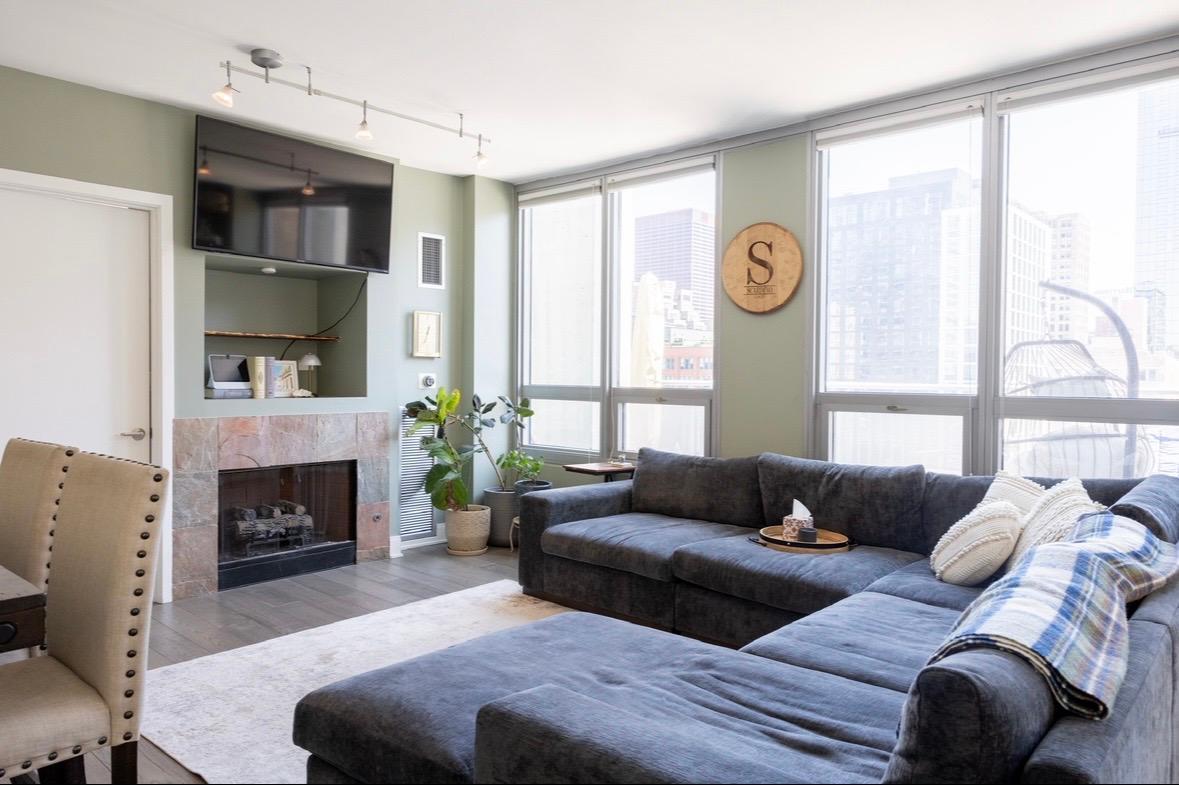Homes for sale in Chicago, IL | 701 S Wls St, Chicago, IL 60607