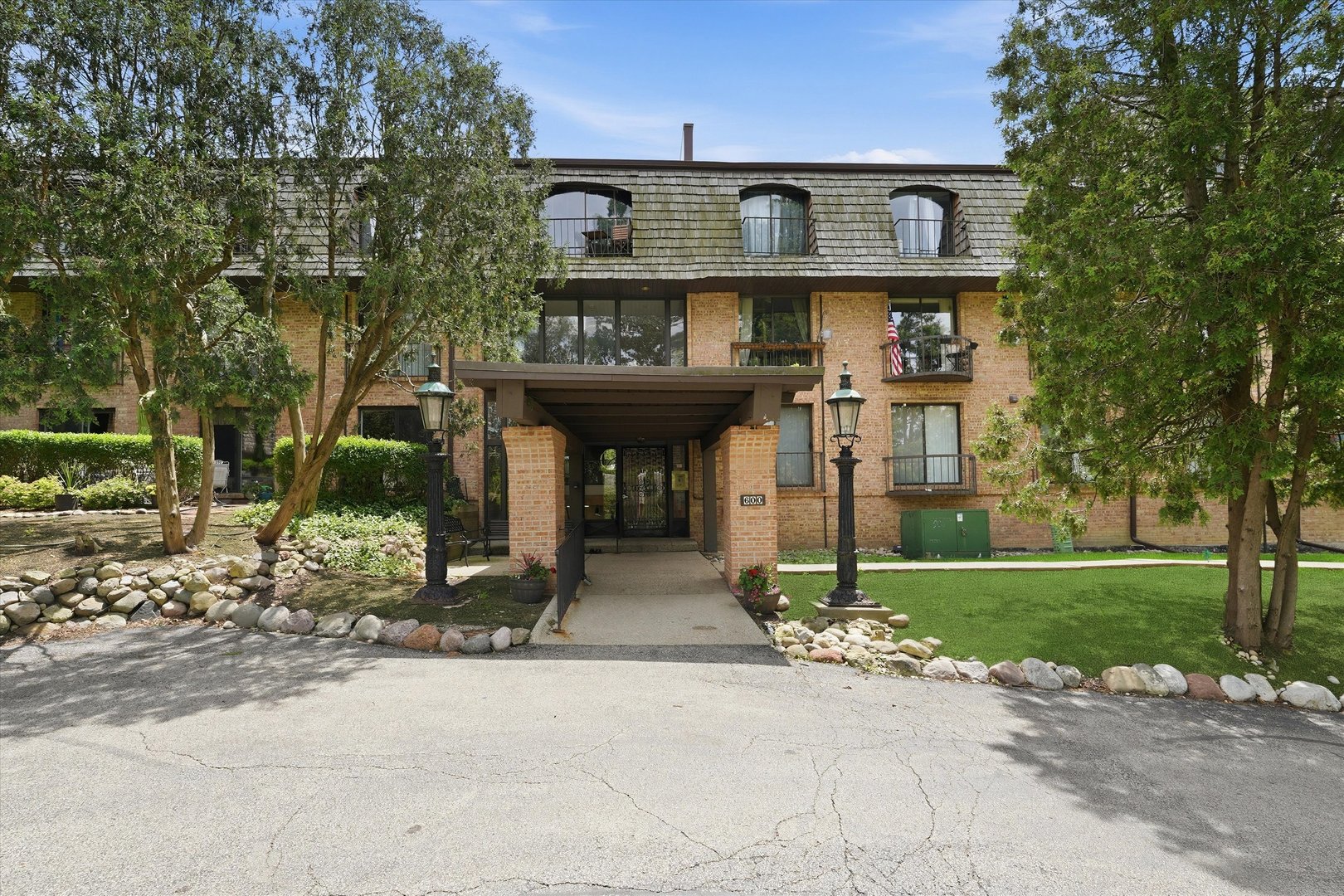 Homes for sale in Barrington, IL | 600 W Russell St #309, Barrington, IL 60010 | MLS# 12663000