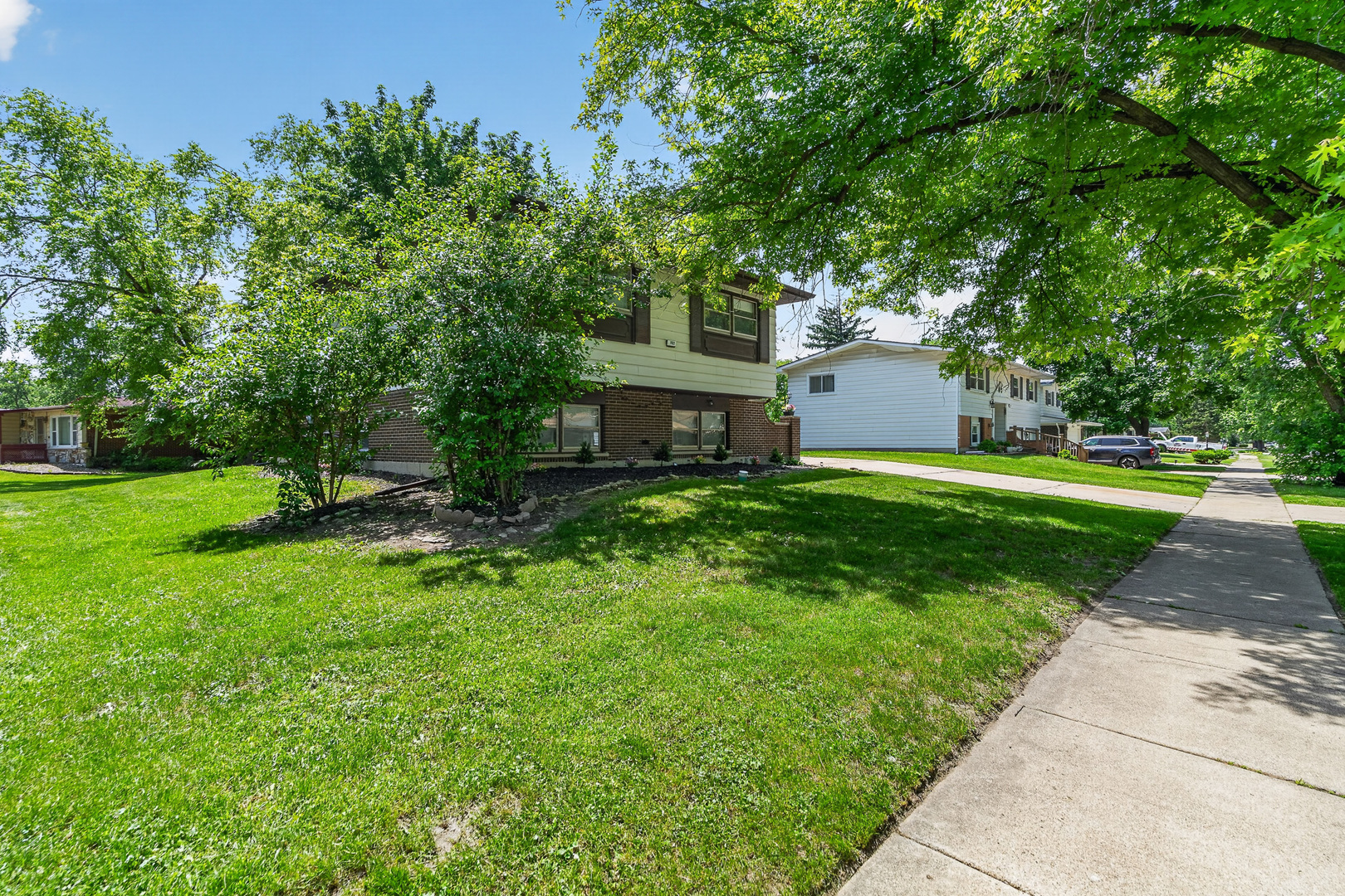 Homes for sale in Glenwood, IL | 702 W Fitzhenry Ct, Glenwood, IL 60425 | MLS# 12663036