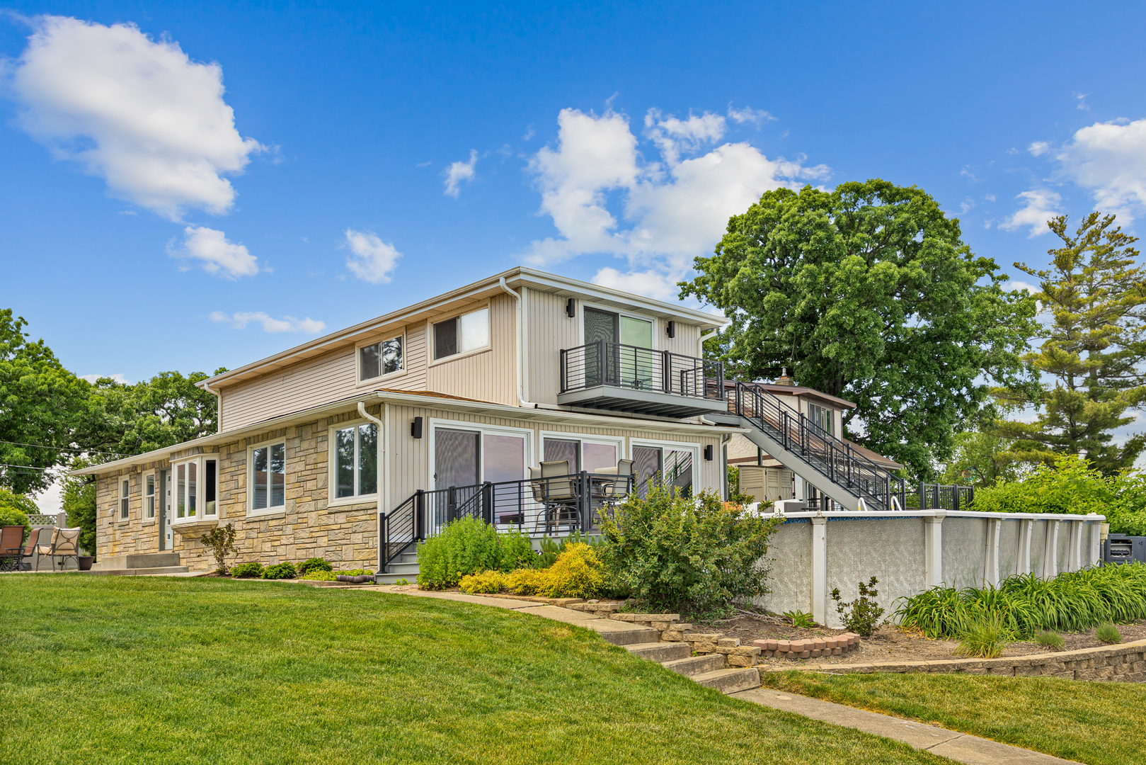 Homes for sale in Fox Lake, IL | 183 Riverside Island Dr, Fox Lake, IL 60020 | MLS# 12663068