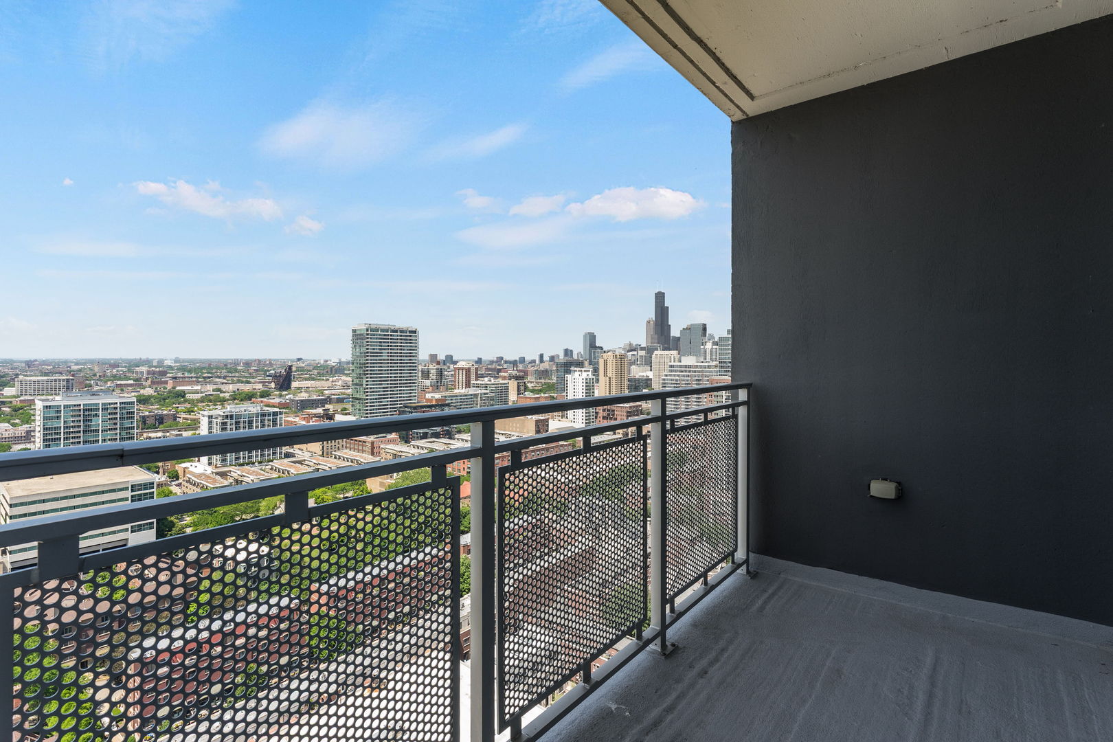 Homes for sale in Chicago, IL | 1901 S Calumet Ave #2712, Chicago, IL 60616 | MLS# 12663085