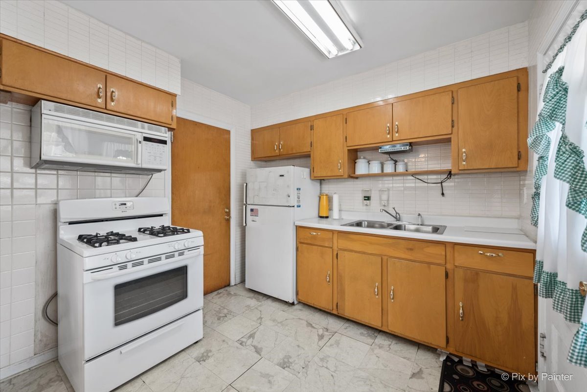 Homes for sale in Skokie, IL | 5216 Lee St, Skokie, IL 60077 | MLS# 12663105