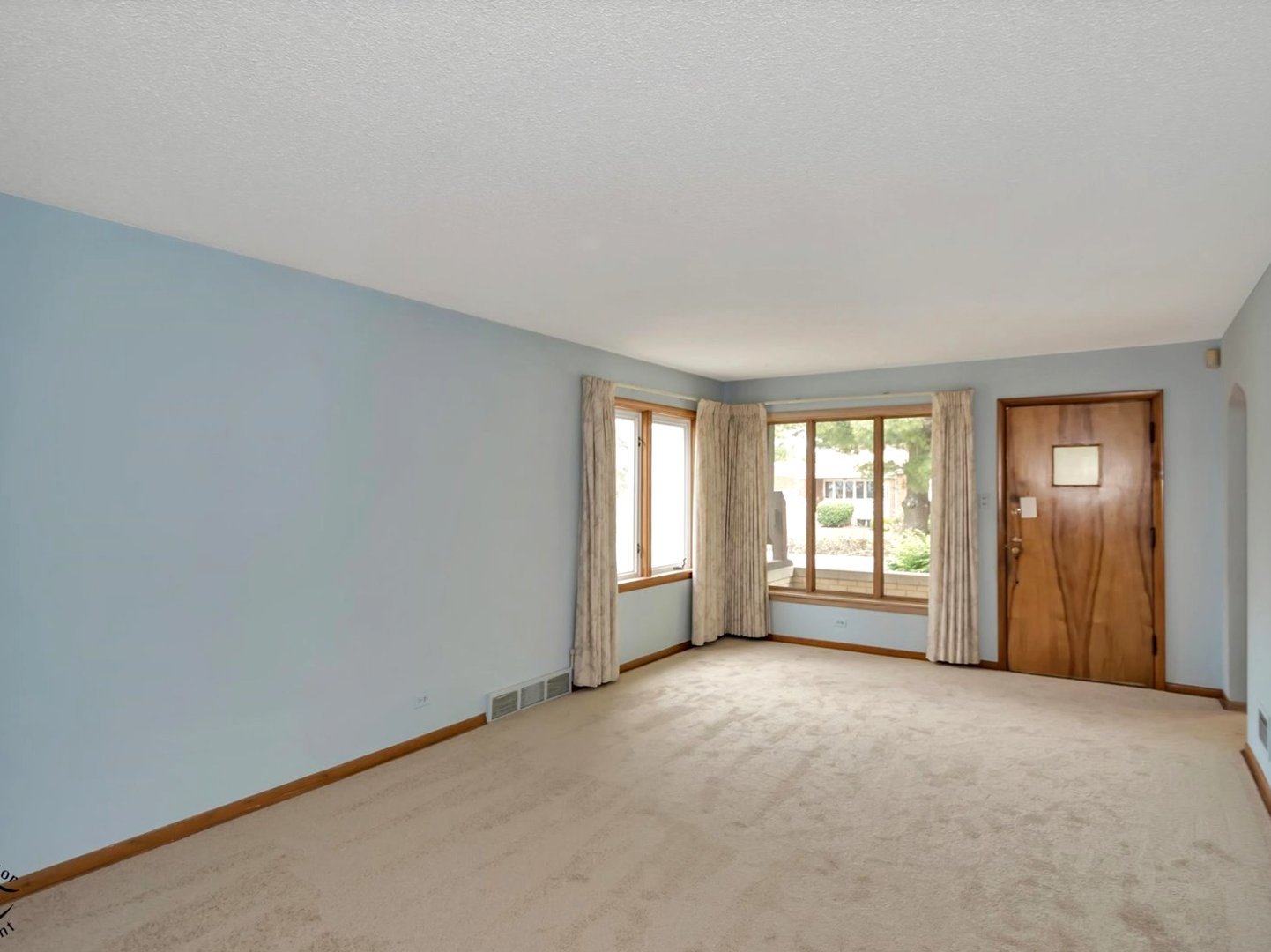 Homes for sale in Evergreen Park, IL | 10208 S Saint Louis Ave, Evergreen Park, IL 60805 | MLS# 12663162