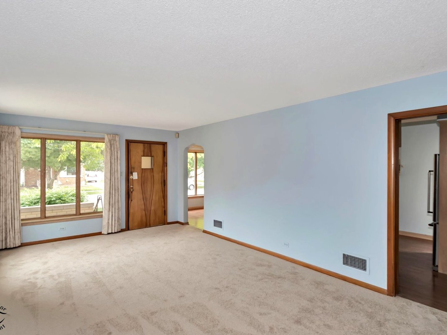 Homes for sale in Evergreen Park, IL | 10208 S Saint Louis Ave, Evergreen Park, IL 60805 | MLS# 12663162