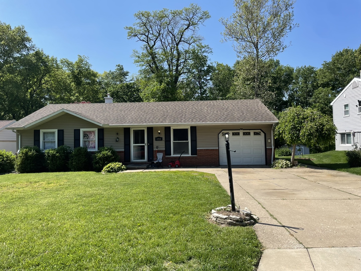 Homes for sale in Peoria, IL | 4918 W Hopewood Ln, Peoria, IL 61607 | MLS# 12663191