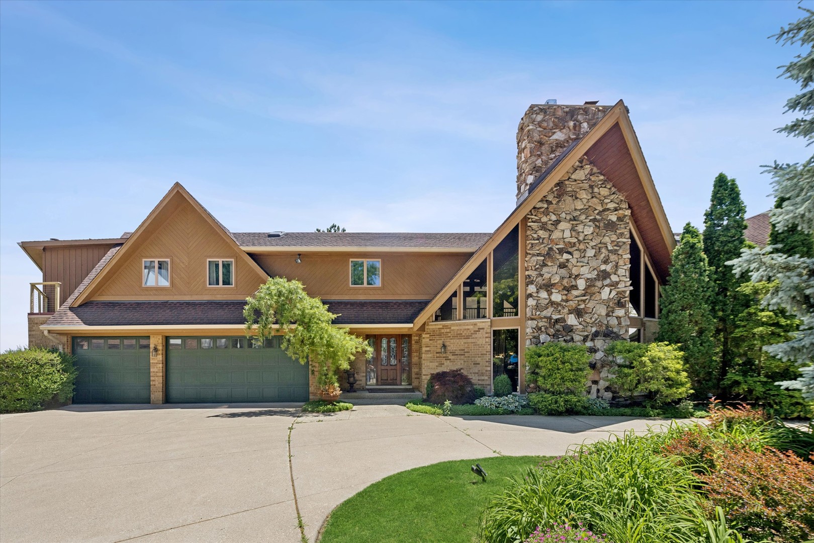 1st image of 607 Berkshire Ct, Downers Grove, IL 60516 | MLS# 12663202
