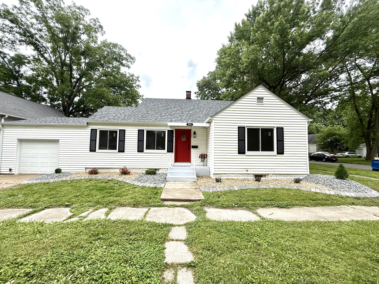 Homes for sale in Centralia, IL | 635 S Sycamore St, Centralia, IL 62801 | MLS# 12663217