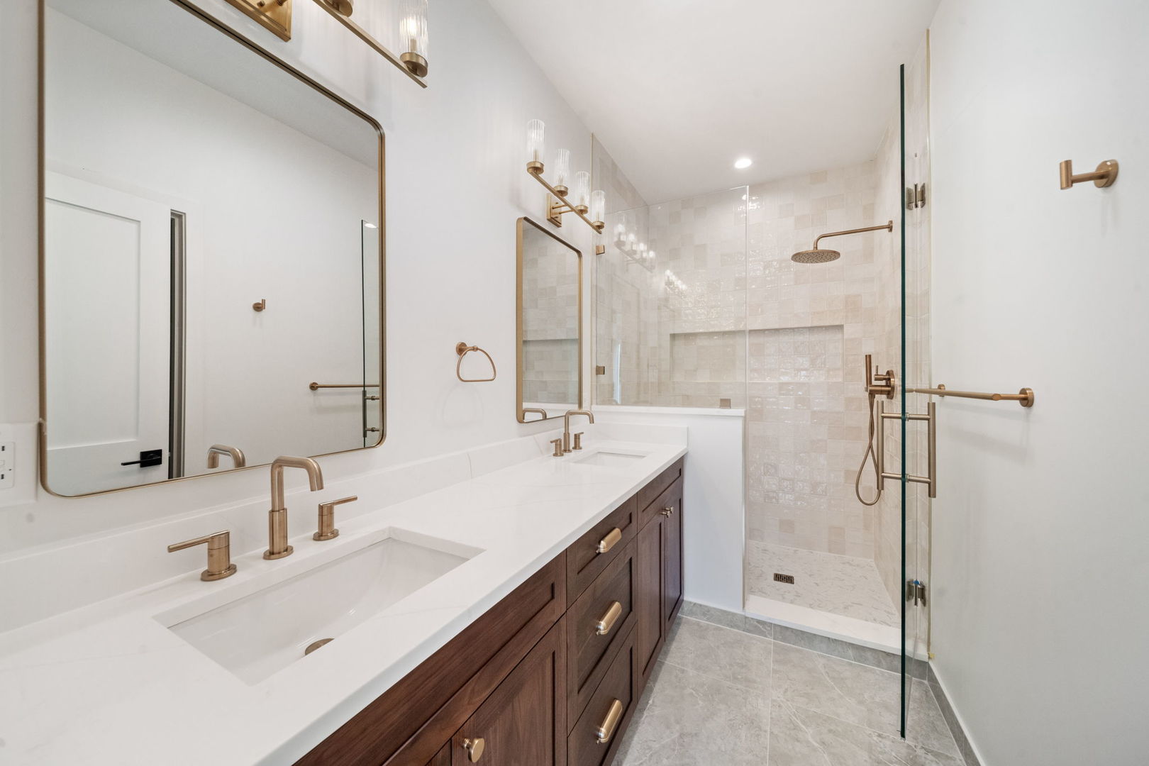 Homes for sale in Chicago, IL | 1931 S Jefferson Street, Chicago, IL 60616 | Houzeo