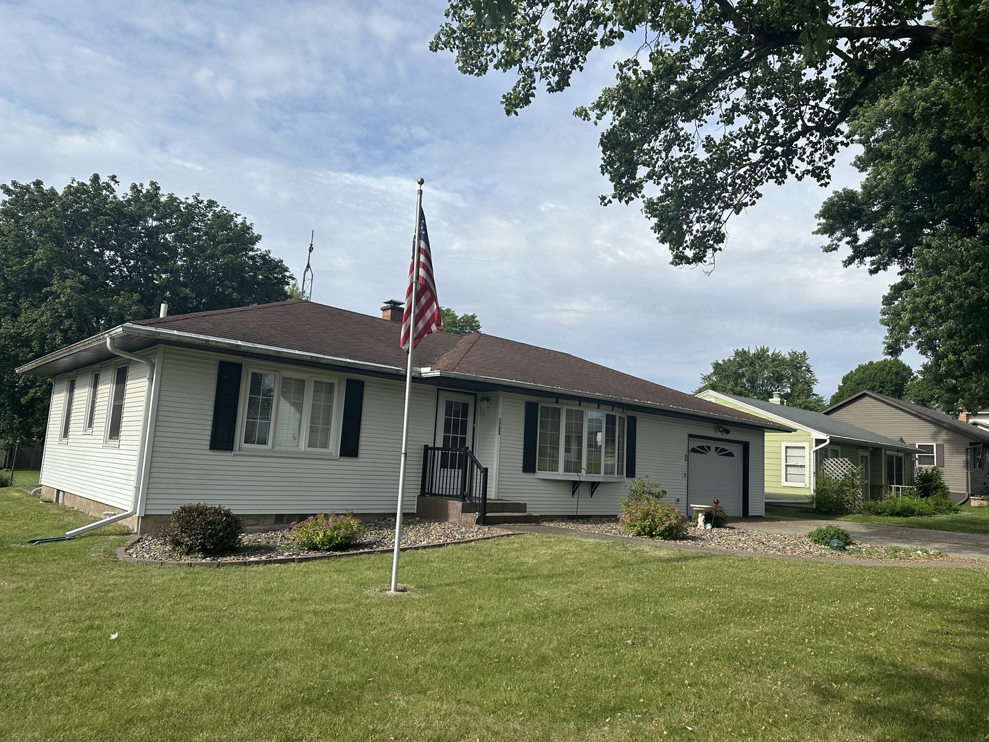 Homes for sale in Savanna, IL | 1723 E Lawn, Savanna, IL 61074 | MLS# 12663293