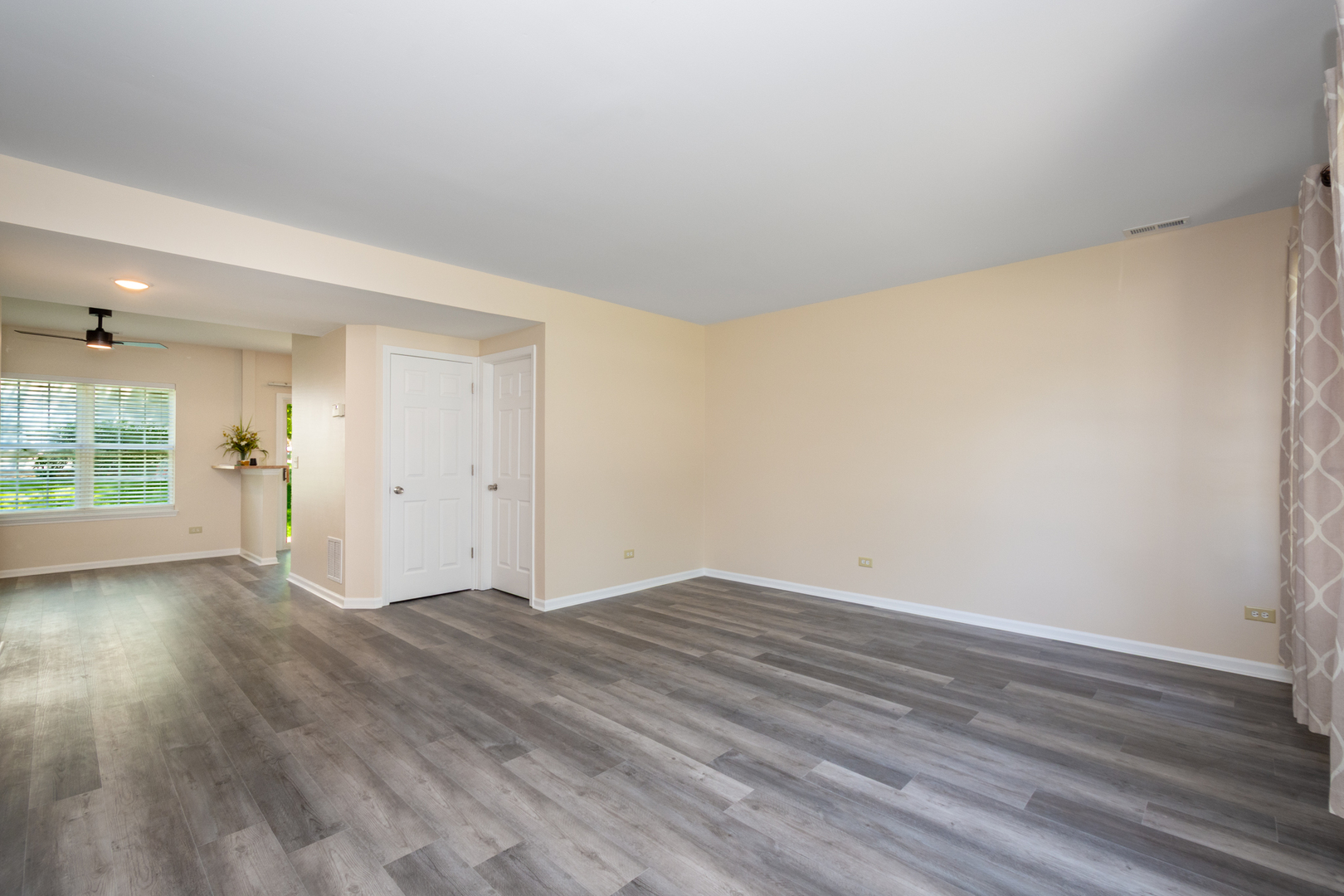 Homes for sale in Round Lake Beach, IL | 1277 N Village Dr, Round Lake Beach, IL 60073 | MLS# 12663308