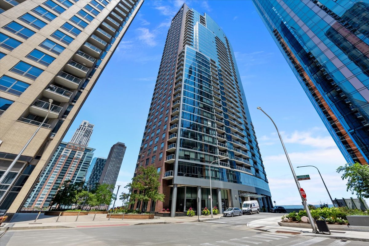 Homes for sale in Chicago, IL | 450 E Waterside Dr #3409, Chicago, IL 60601 | MLS# 12663339