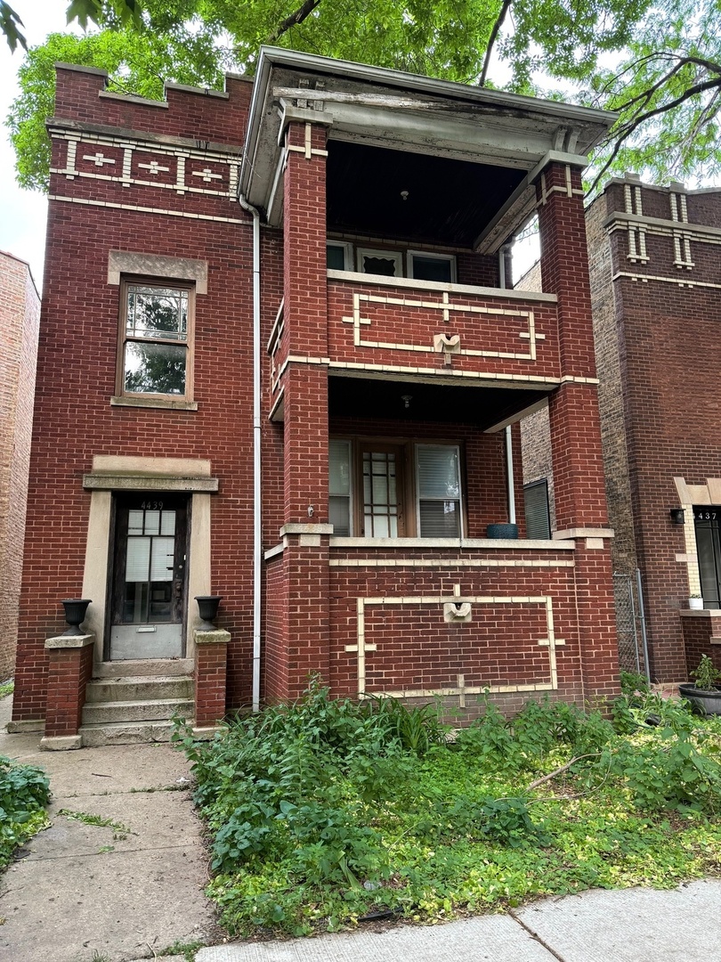 Homes for sale in Chicago, IL | 4439 N Whipple St, Chicago, IL 60625 | MLS# 12663415