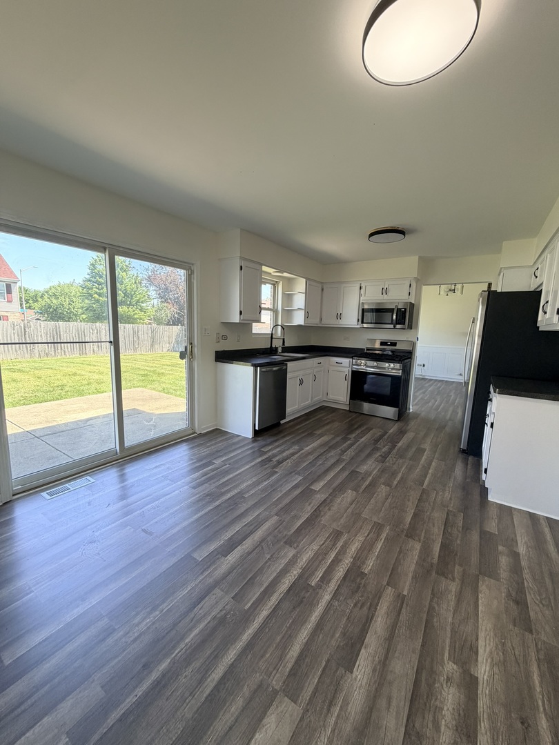 Homes for sale in Oak Forest, IL | 4606 Newberry Ave, Oak Forest, IL 60452 | MLS# 12663436