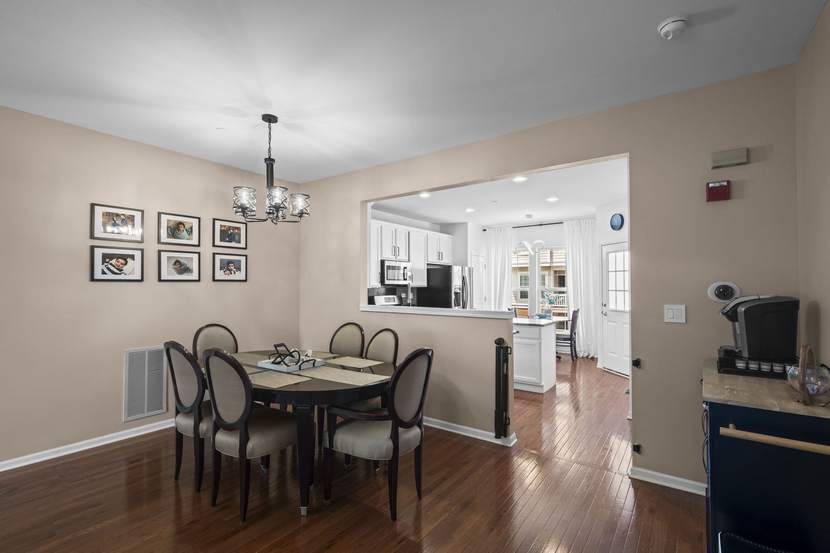 4th image of 105 Arcadia Ln, Lake Zurich, IL 60047 | MLS# 12663469