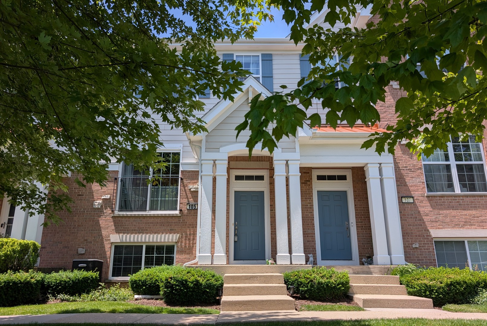 2nd image of 105 Arcadia Ln, Lake Zurich, IL 60047 | MLS# 12663469
