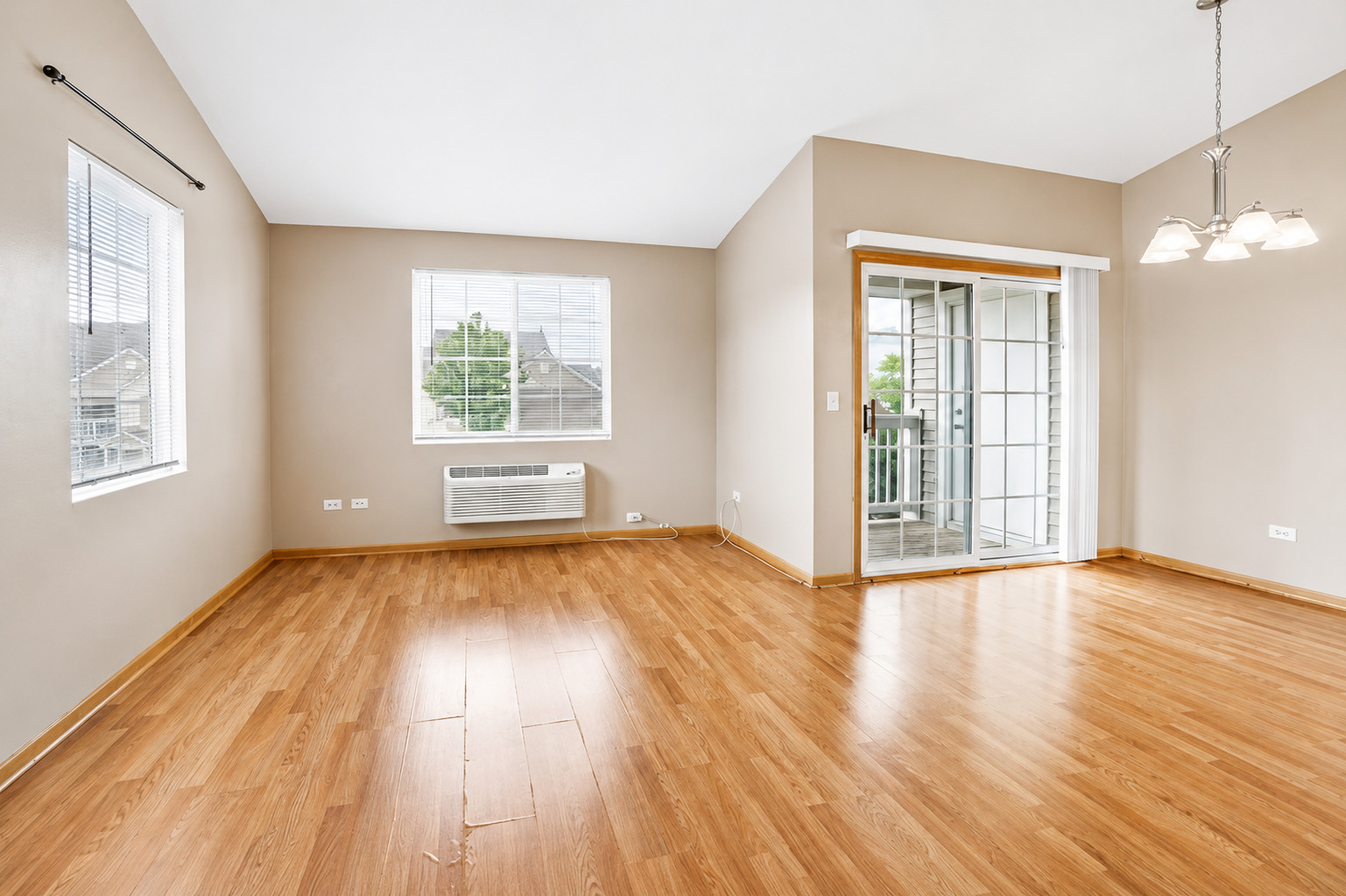 Homes for sale in Carpentersville, IL | 1623 Silverstone Dr #1623, Carpentersville, IL 60110 | MLS# 12663481