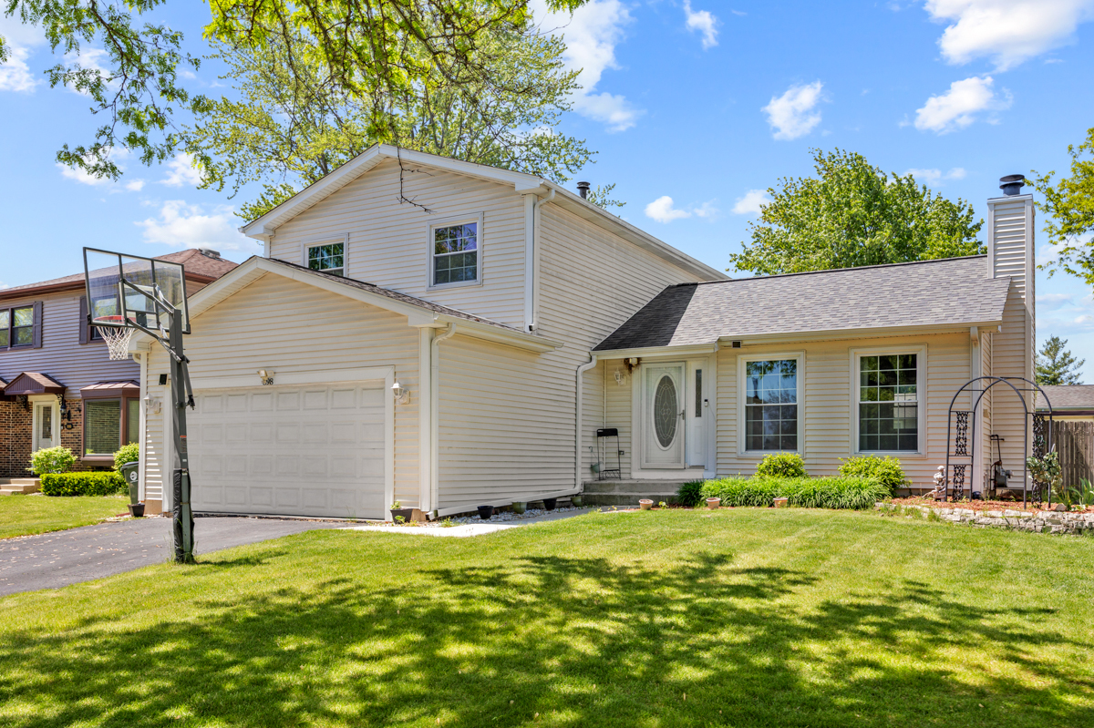 Homes for sale in Elk Grove Village, IL | 898 Debra Ln, Elk Grove Village, IL 60007 | MLS# 12663570