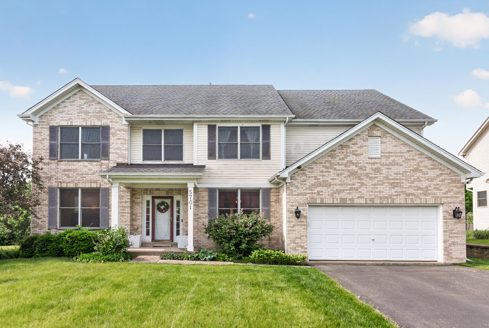 Homes for sale in Hoffman Estates, IL | 5701 Caribou Ln, Hoffman Estates, IL 60192 | MLS# 12663626